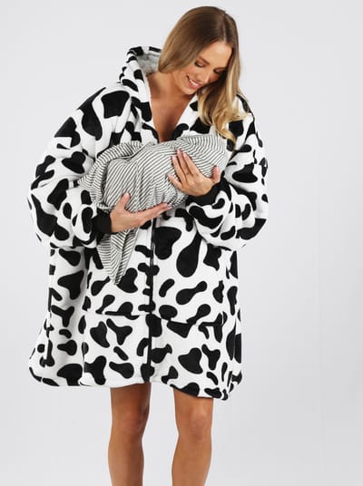 Angel Maternity Moozie Mama Maternity & Nursing Blanket Hoodie Zip-up in Cow Print