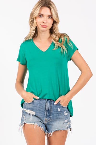Zenana Outfitters Green Basic V-Neck Short Sleeve Top