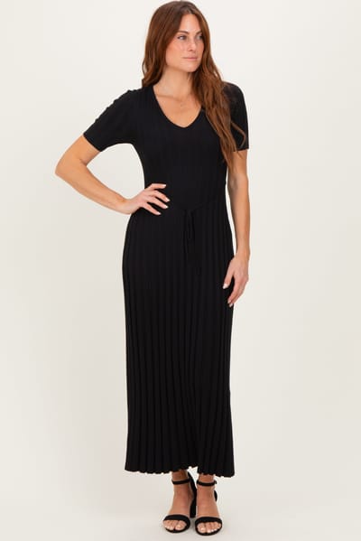 Illa Illa Black Ribbed Short Sleeve Knit Maxi Dress