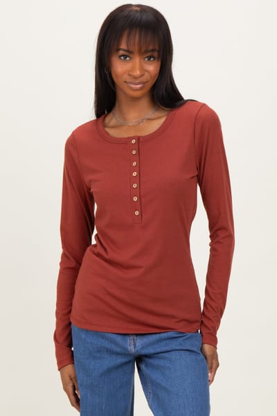 Rhea + Thea Rust Solid Ribbed Long Sleeve Button Down Tunic Top