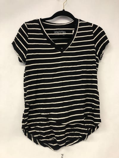Latched Mama Outlet 6189 - V-Neck Boyfriend Nursing Tee - Carbon Stripe - Extra Extra Small