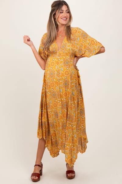 En Creme Yellow Printed Deep V-Neck Handkerchief Hem Maternity Maxi Dress