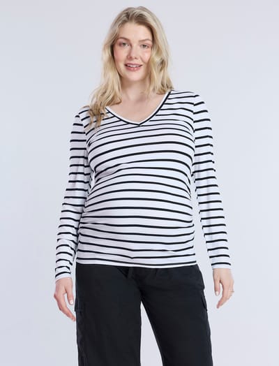 Motherhood Maternity Side Ruched Long Sleeve V-Neck Maternity Tee