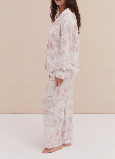 Desmond & Dempsey Long Pyjama Set - Deia print in White/Pink