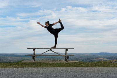 Arctic Lynx Maternity Maternity Midweight Legging + Maternity Midweight T-shirt