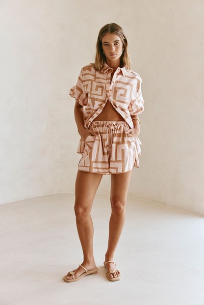 SABO Kira Shorts - Hellenic Maze