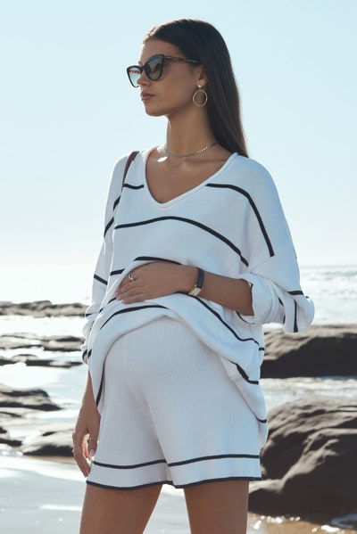 Legoe Heritage Stripe V Neck Knit Jumper (White/Navy Stripe)