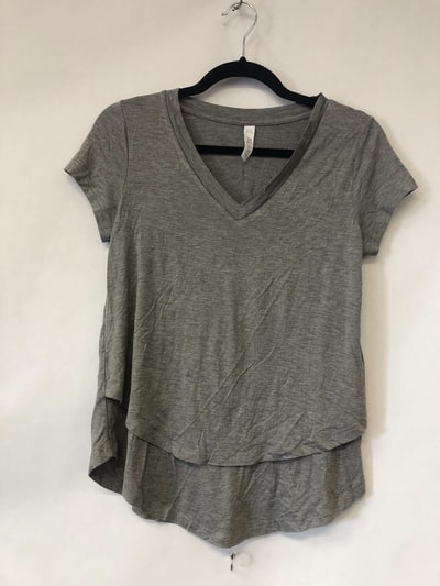 Latched Mama Outlet 6250 - V-Neck Boyfriend Nursing Tee - Light Grey - Extra Extra Small